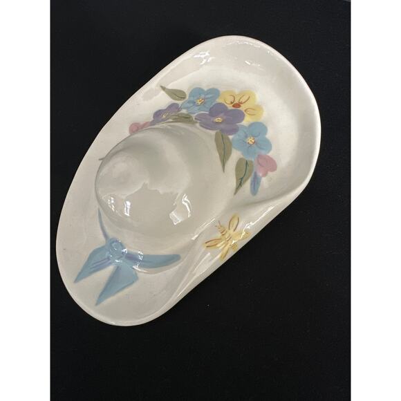 Vintage West Coast Pottery Ceramic Floral Bonnet Hat Wall Art Pocket Vase - Picture 4 of 11